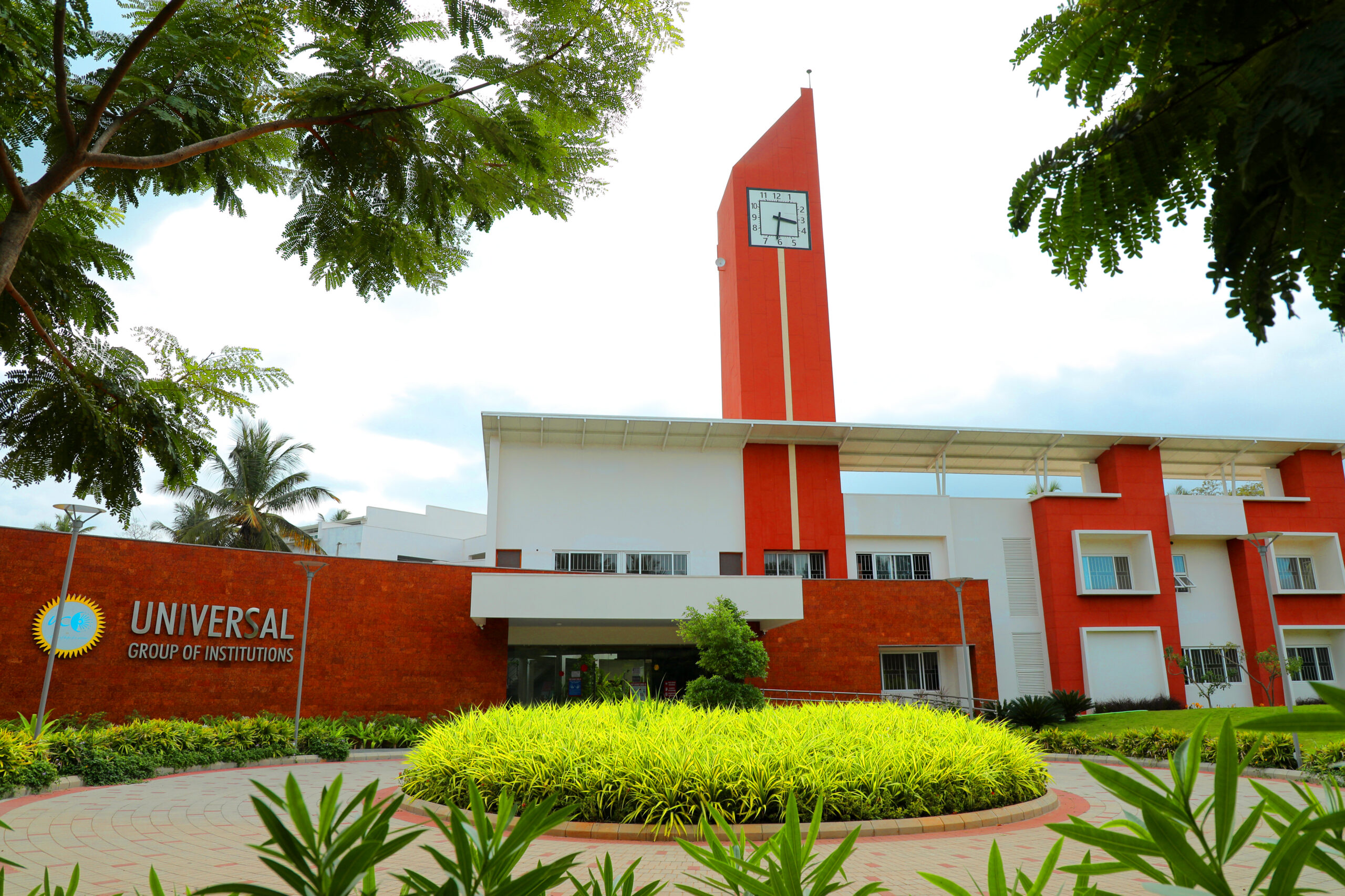 Universal School of Administration